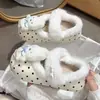 Coleção de inverno 2026 casual, moderna e fofa: Sapatos femininos Mary Jane slip-on de algodão com laço e solas antiderrapantes, apresentando um design de bolinhas