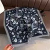 Lenço Quadrado Pequeno Elegante com Padrão Espinha de Peixe em Veludo Imitação Floral e Algodão/Linho Lenço de Seda Lenço de Cabeça Lenço de Ombro Proteção Solar Lenço de Pescoço Lenço Feminino
