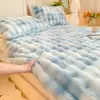 Falda de Cama de Terciopelo de Leche Cubierta Invierno Engrosada Totalmente Envuelto Cubierta de Cama Protector de Colchón para el Hogar Sábana Individual Cubierta de Cama de una Pieza