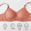 Sutiã Vermelho Sem Costura para Mulheres no Ano do Zodíaco, com Efeito Push-up e Suporte Macio, Levanta os Seios Laterais, Realça Seios Pequenos e Possui um Lindo Design nas Costas