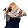 Bufanda de Seda Artificial con Estampado de Leopardo de Moda Chal de Gama Alta Bufanda Versátil para el Cuello Pañuelo para la Cabeza Bufanda para Mujer
