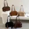 Bolso de Mano Retro de Ante Otoño 2026, Bolso de Hombro Ligero de Lujo, Diseño Único, Moderno y de Alta Gama, Bolso de Axila para Mujer