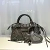 Bolsa de Motocicleta Popular Resistente para Viagem Transfronteiriça Nova Tendência de Alta Qualidade Cool Bolsa Transversal com Rebites e Franjas Bolsa de Mão para Mulheres