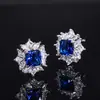 Pendientes de tesoro de color fresco y pequeño de celebridades en línea, pendientes de tesoro de color imitación cuadrado, pendientes de tesoro de diamante azul de lujo bajo, piedra principal 8*8