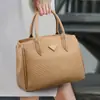 Bolso de Mujer Transfronterizo 2025 Nuevo de un Solo Hombro Cruzado de Mano con Textura de Grano Bolso de Mujer Gran Capacidad al por Mayor