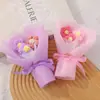 Venta al por mayor transfronteriza de dropshipping de Flores Artificiales, Flores de Hilo Tejido, Pequeños Ramos, Flores Hechas a Mano para San Valentín, Recuerdos de Graduación, Regalos
