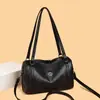 Nova Bolsa Boston Pillow de Couro Macio de Grande Capacidade Bolsa Feminina Retro Simples Leve Luxo Comute Bolsa de Ombro Único Transversal