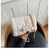 Bolsa Feminina Moderna Leve Luxo Toque de Alto Padrão Pequena Quadrada Bolsa Transversal Feminina Pequena Bolsa Feminina Estilo Coreano Nicho Bolsa com Corrente de Malha de Diamante