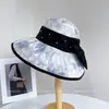 Chapéu de Pescador Fashion com Estampa Colorida e Laço Grande para Mulheres, Chapéu Balde Versátil Casual de Verão para Proteção Solar, Chapéu de Tecido para Proteção Solar em Férias