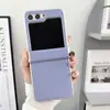 Funda protectora de metal pintado de tres secciones para teléfono móvil Samsung Z Flip 7 Z Flip 6, textura de cuero Morandi