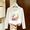 Camiseta de manga comprida para meninas para primavera e outono de 2026, novo estilo estiloso para meninas pequenas, top casual de algodão para crianças para o outono