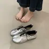 Zapatos Planos de Cordones con Punta Redonda y Hendidura Estilo Pezuña de Cerdo Diseño de Nicho Moda Minimalista Versátil para Mujer Primavera 2026