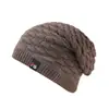 Chapéu de tricô simples de cabeça grande outono e inverno europeu e americano proteção de ouvido à prova de vento para passeios ao ar livre chapéu de lã com forro de fleece masculino e feminino em estoque