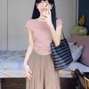 Camiseta de Manga Corta con Hombro Derecho Descubierto para Mujer Verano Estilo Coreano Mangas Vuelo 2025 Nuevo Estilo Ligera y Cómoda Cintura Pinzada Aspecto Adelgazante Top Corto