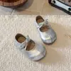 Sapatos Mary Jane de Solado Macio para Meninas Pequenos de Couro Outono Novo Estilo Sapatos de Uma Sola com Laço Princesa para Crianças Sapatos de Uma Sola Confortáveis para Bebês
