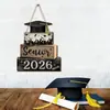 Etiquetas de Madeira Penduradas para a Temporada de Formatura Transfronteiriça em Formato de Chapéu de Formatura, Três Camadas em Preto, Dourado e Rosa, com Frases Inspiradoras, Vários Designs
