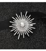 Broche de perlas para mujer, ramillete para traje, personalidad, temperamento, alfiler de girasol, accesorios elegantes y versátiles, joyería de alta gama para mujer.