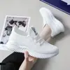 [Tamanho 35, Tamanho 42] Tênis de Malha Tecida Fly de Comércio Exterior Nova Coleção Primavera/Verão 2021 Sapatos Femininos Tamanho Grande Sapatos Brancos