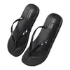 Chanclas de verano para parejas, adecuadas para el hogar, para bañarse y para usar al aire libre, antideslizantes, resistentes al olor, sandalias de dedo de suela plana para hombre
