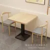 Conjunto de Mesa e Cadeiras para Restaurante de Fast Food para Uso Comercial, Adequado para Lojas de Hot Pot Picante e Macarrão, Restaurantes, Chá de Leite, Sobremesas, Lanches e Espetinhos Fritos, com Mesas e Cadeiras Espessadas