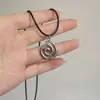 Set de Collares para Pareja Colgante Sol y Espiral - Gargantillas de Cordón Negro Vintage, Joyería Estética Unisex