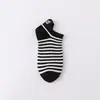 Calcetines de barco para mujer Verano calcetines de algodón bordado en el talón vaca manchas de dibujos animados en blanco y negro calcetines bajos fabricantes al por mayor