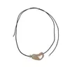 Colar com Pingente Tridimensional Brilhante Japonês e Coreano Simples Doce Cool para Mulheres com um Toque de Luxo, Corrente Longa de Couro Preto para Suéter Tendência