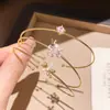 Estilo Lujo Ligero Pulsera de Flor con Moño de Circonita Pulsera Abierta Elegante Francesa Pulsera Versátil Simple de Temperamento Venta al por Mayor