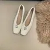 Sapatos Mary Jane estilo francês de tweed de lã 2026, sapatos de inverno simples forrados com pelúcia, bico quadrado, versáteis para o trabalho, mocassins