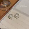 Novos Brincos de Pérola Retrô Franceses para Mulheres, Luxo Leve Nicho Moda Uso Diário Temperamento Versátil Brincos de Tarraxa Ornamentos de Orelha