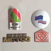 Fabricantes Locales Producen y Procesan Placas de Metal Arenadas, Insignias de Juguete y Etiquetas de PVC Impermeables de Alta Adhesión