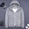 Productos genuinos chaqueta ligera acolchada de algodón abrigo corto para hombre 2023 invierno delgada moderna versátil con capucha algodón ultradelgado ligero