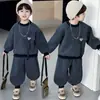 Conjunto infantil transfronteiriço, tendência primavera e outono, novo conjunto de moletom e calça infantil primavera e outono 2026, conjunto estiloso de duas peças para meninos