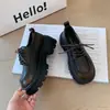 Sapatos femininos de couro estilo britânico com sola grossa para aumentar a altura, novos mocassins de cadarço retrô versáteis de outono estilo faculdade