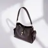 2026 Nova Bolsa de Ombro de Moda de Alta Qualidade, Versátil para o Dia a Dia, Couro Genuíno, Bolsa Saco de Luxo Leve, Bolsa Transversal Simples de Nicho