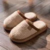 Chinelos de algodão femininos para uso doméstico no outono e inverno, chinelos quentes de pelúcia com sola grossa antiderrapante para ambientes internos para primavera e outono, chinelos peludos para casais e homens
