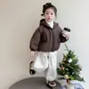 Ropa exterior con capucha, acolchada y engrosada estilo coreano para niñas, otoño e invierno 2026, nuevo top de moda para niñas pequeñas