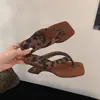 Chanclas de cuña cuadradas retro Chuyuji para mujer, sandalias de dedo para la playa al aire libre de verano