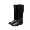 Botas longas de couro bovino macio com sola grossa para mulheres, novo estilo outono e inverno, bico redondo, afunilamento, flat, aumento interno de altura, botas de equitação