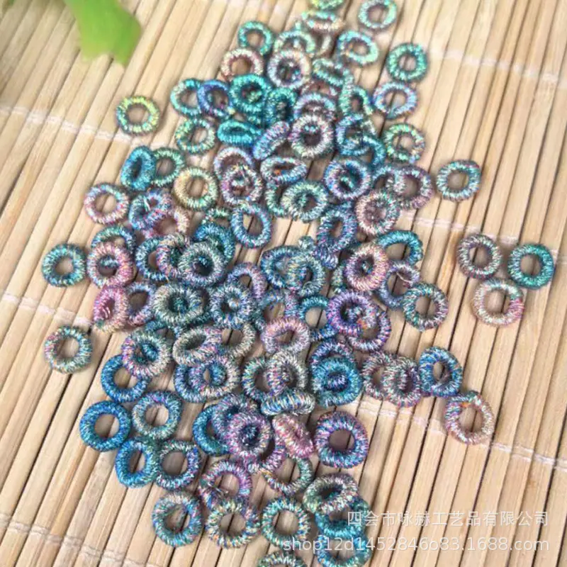浅彩色金银线圈
