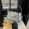 Bolso de Diseño Único para Mujer con Acabado de Alta Gama, Bolso de Mano con Cadena, Nuevo Modelo 2026, Bolso Cuadrado Pequeño, Bolso Sencillo de Hombro y Cruzado