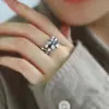 Anillo Vintage de Flor de Plata Tailandesa Chiba para Mujer, Nuevo Diseño de Nicho, Ajustable, Joyería de Anillo de Lujo Ligero
