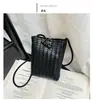 Transfronterizo 2026 Verano Nueva Moda Mini Bolso de Tejido Suave Versátil Bolso para Teléfono Móvil Pequeño Bolso Cruzado de Hombro Único para Mujer