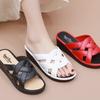 Pantuflas de estilo nuevo para mujer de verano, de plataforma de tacón medio de suela gruesa, modernas, casuales, para el hogar, baño, pantuflas de estilo coreano