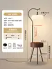Lámpara de pie estilo crema Espectro completo Protección ocular Lámpara de mesita de noche para dormitorio Estante lateral para sofá de sala de estar simple Lámpara integrada