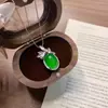 Cabochão de Calcedônia Verde Banhado a Prata Estilo Elegante Ágata Branca Princesa Fugitiva Estilo Levemente Luxuoso Colar de Jade Pingente Brincos Joias