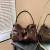 Bolso Tote de Cuero Suave Retro Transfronterizo para Mujer Nuevo Estilo Otoño 2026 Gran Capacidad Versátil para el Trabajo Manual de Hombro Cruzado