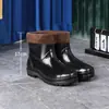 Zapatos de seguridad para trabajo para hombre, botas de lluvia de Shanghái, botas de lluvia cortas de caña alta, impermeables y antideslizantes, con forro de felpa engrosado, resistentes a ácidos y álcalis, botas de agua extra altas, botas de goma