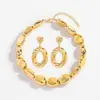Conjunto de Collar y Pendientes de Perlas de Imitación Exageradas para Mujer, Cadena de Clavícula Tejida Moderna y Sencilla con Pendientes Pequeños de Pescado Martillado Hechos a Mano
