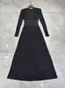 Vestido Elegante de Tricô Elástico de Cor Sólida com Decote em V e Mangas Longas para Trabalho, Nova Coleção Outono/Inverno Europeia e Americana, com Efeito Afinando a Cintura
